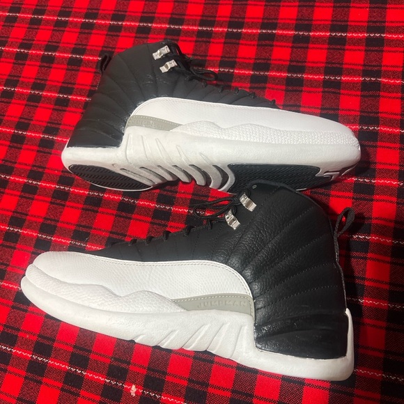 Jordan 12 playoffs - Picture 2 of 5